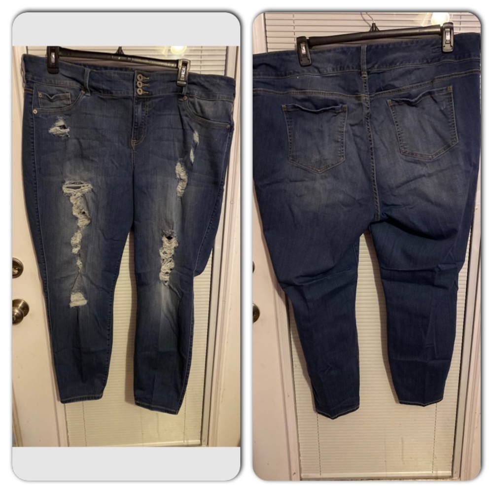 Torrid size 26R 3 button Premium destruction jean